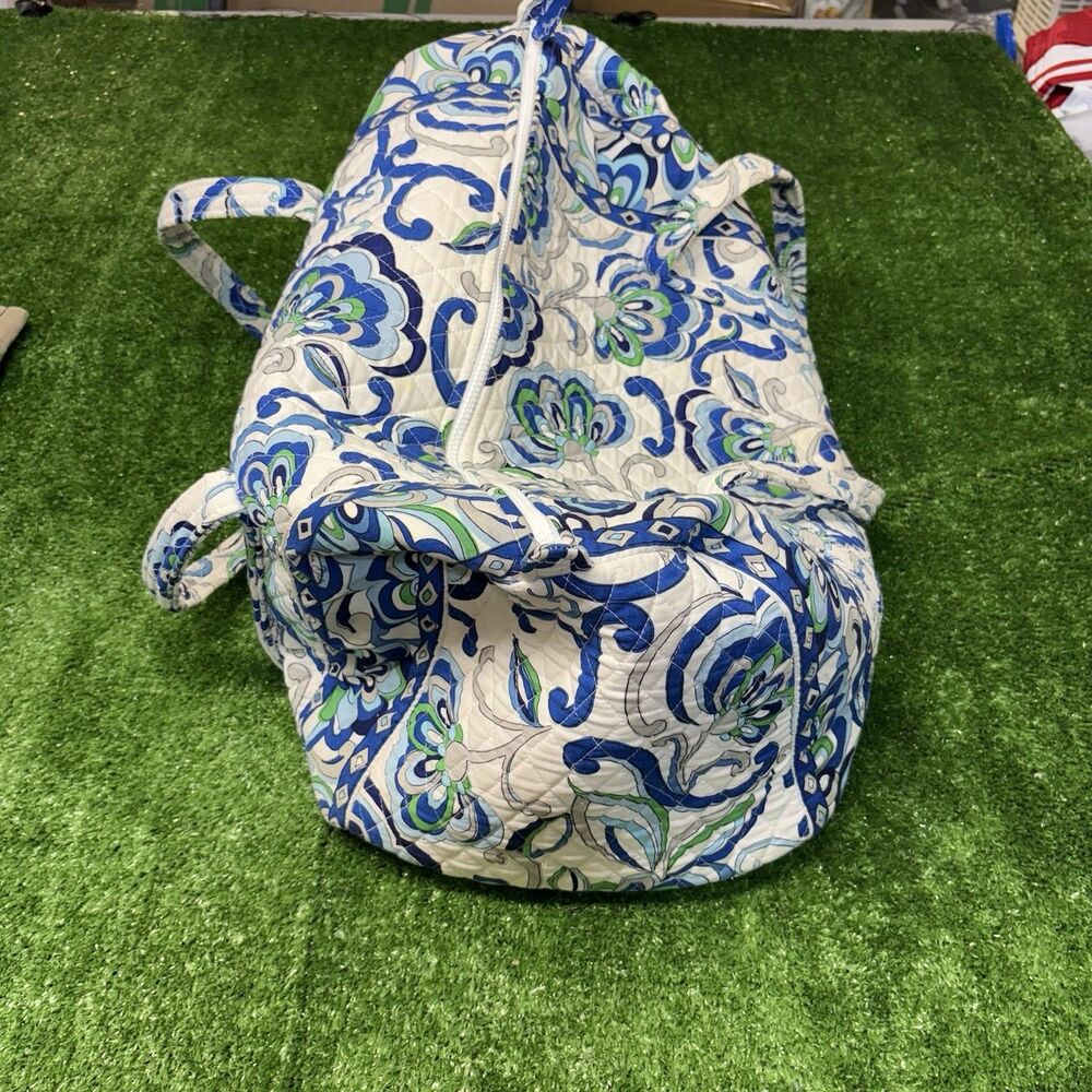 Womens VERA BRADLEY Large Size Duffel Bag 22x12x12 Mediterranean White RETIRED - Picture 2 of 10
